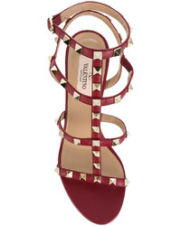 Женские красные босоножки от Valentino