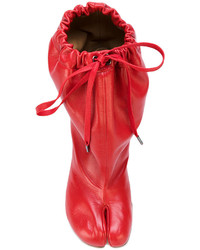 Красные ботильоны от Maison Margiela