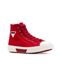 Мужские красные высокие кеды от Prada