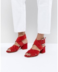 Красные замшевые босоножки на каблуке от ASOS DESIGN