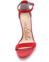 Красные замшевые босоножки на каблуке от Sam Edelman