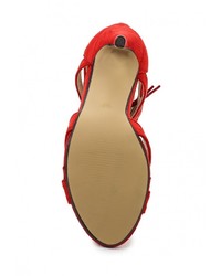 Красные замшевые босоножки на каблуке от Fersini