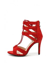 Красные замшевые босоножки на каблуке от Fersini
