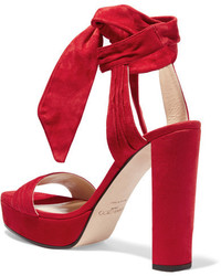 Красные замшевые босоножки на каблуке от Jimmy Choo
