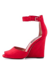 Красные замшевые босоножки на танкетке от Derek Lam