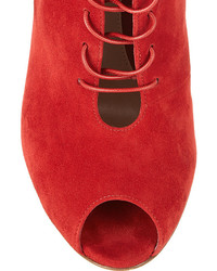 Красные замшевые ботильоны от Gianvito Rossi