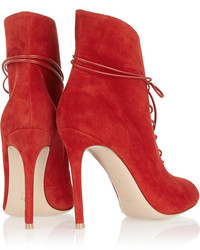 Красные замшевые ботильоны от Gianvito Rossi