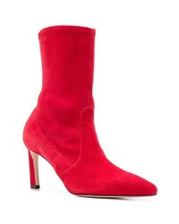 Красные замшевые ботильоны от Stuart Weitzman