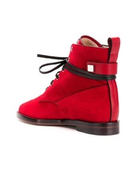 Женские красные замшевые ботинки на шнуровке от Stuart Weitzman