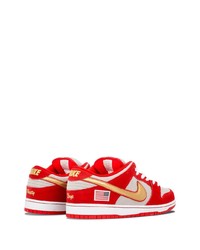 Мужские красные замшевые низкие кеды с принтом от Nike