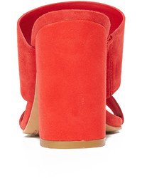 Красные замшевые сабо от Dolce Vita