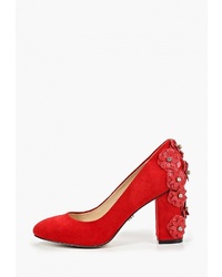 Красные замшевые туфли с украшением от Marco Bonne`