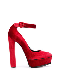 Красные замшевые туфли от Casadei