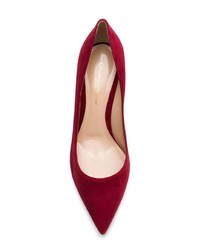 Красные замшевые туфли от Gianvito Rossi