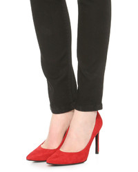 Красные замшевые туфли от Stuart Weitzman