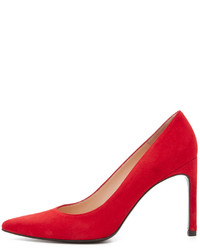 Красные замшевые туфли от Stuart Weitzman