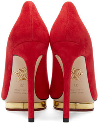 Красные замшевые туфли от Charlotte Olympia
