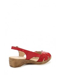 Красные кожаные босоножки на танкетке от Caprice