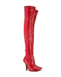 Красные кожаные ботфорты от Fendi