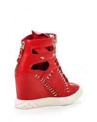 Красные кожаные кроссовки на танкетке от Guapissima