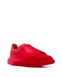 Мужские красные кожаные низкие кеды от Alexander McQueen