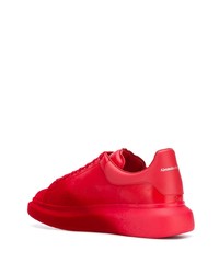 Мужские красные кожаные низкие кеды от Alexander McQueen