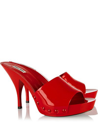 Красные кожаные сабо от Miu Miu