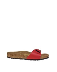 Красные кожаные сандалии на плоской подошве от Birkenstock