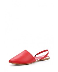 Красные кожаные сандалии на плоской подошве от Marcella