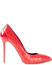 Красные кожаные туфли от Alexander McQueen