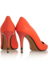 Красные кожаные туфли от Fendi