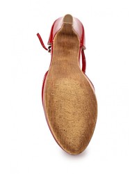 Красные кожаные туфли от Marco Tozzi