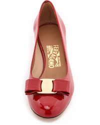 Красные кожаные туфли от Salvatore Ferragamo