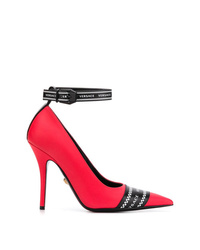 Красные кожаные туфли от Versace