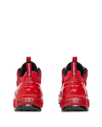 Мужские красные кроссовки от Burberry