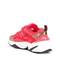 Женские красные кроссовки от Nike