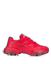 Мужские красные кроссовки от Valentino