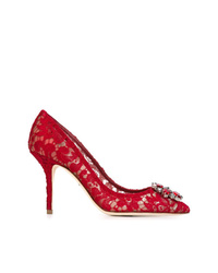 Красные кружевные туфли с украшением от Dolce & Gabbana