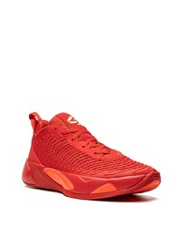 Мужские красные низкие кеды от Jordan