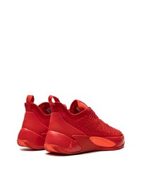 Мужские красные низкие кеды от Jordan