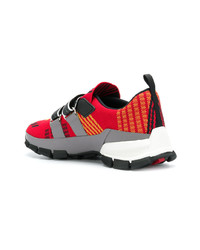 Мужские красные низкие кеды от Prada