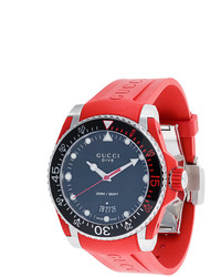 Мужские красные резиновые часы от Gucci