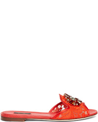 Красные сандалии на плоской подошве с украшением