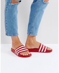 Красные сандалии на плоской подошве от adidas