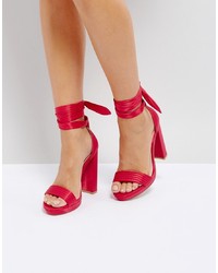 Красные сатиновые босоножки на каблуке от Coco Wren