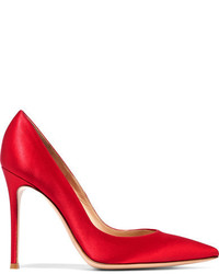 Красные сатиновые туфли от Gianvito Rossi