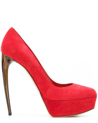 Красные туфли от Alexander McQueen