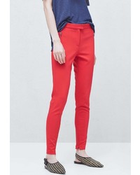 Красные узкие брюки от Mango