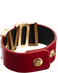 Красный браслет