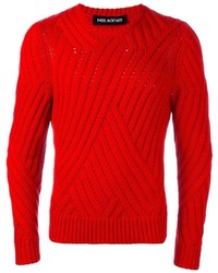 Красный вязаный свитер с круглым вырезом